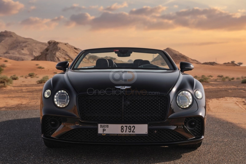 Nero Bentley Continental GT decappottabile 2021