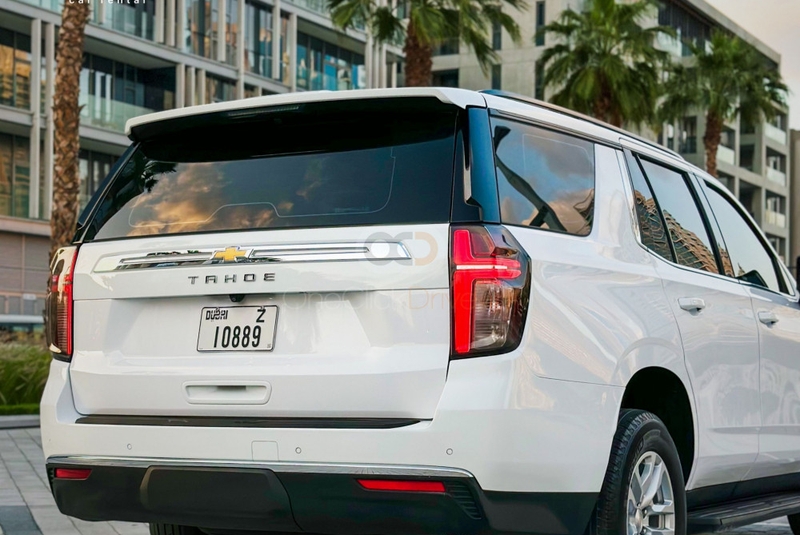 White Chevrolet Tahoe LT 2021