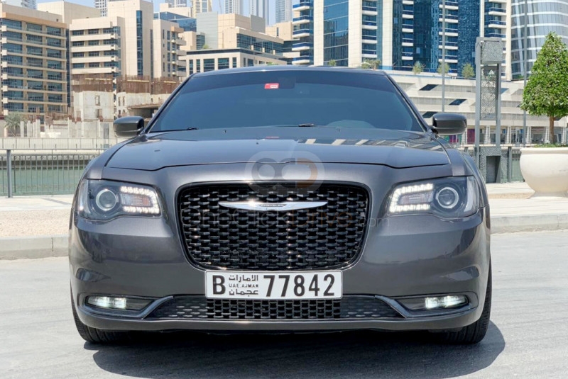 Gray Chrysler 300C 2018
