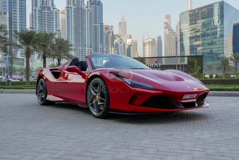 rojo Ferrari F8 Tributo Araña 2022