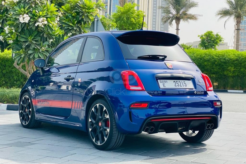 Blauw Fiat Abarth 2021