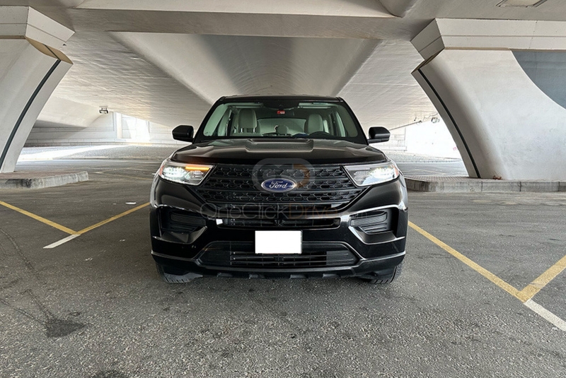 Black Ford Explorer 2022