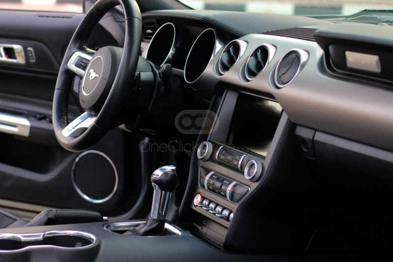 Gümüş Ford Mustang EcoBoost Dönüştürülebilir V4 2021