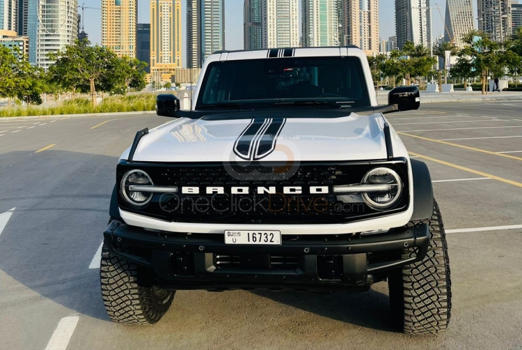 Beyaz Ford Bronco Wildtrak 2021
