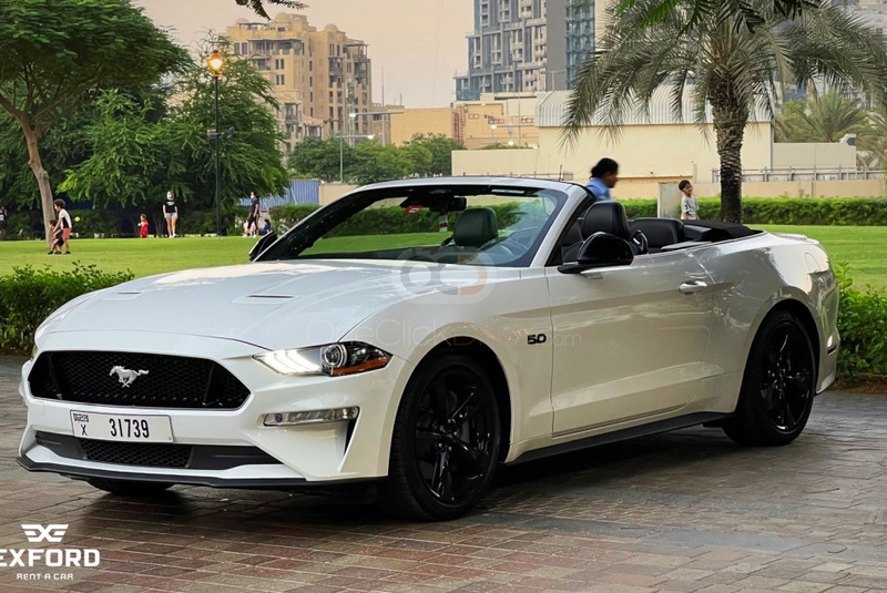 White Ford Mustang GT Convertible V8 2021