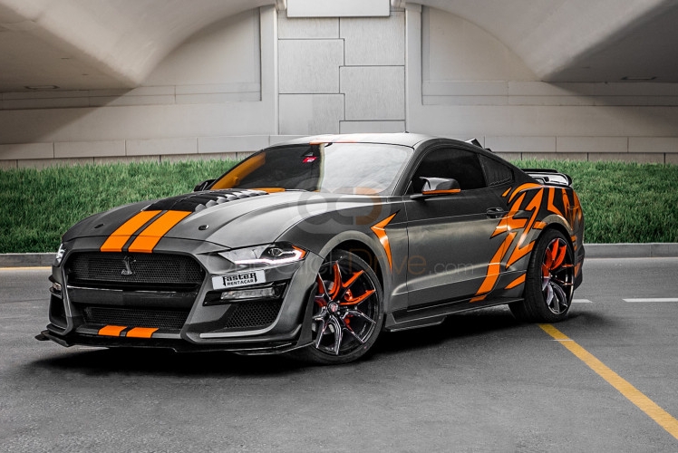 Roze Ford Mustang EcoBoost Coupé V4 2021