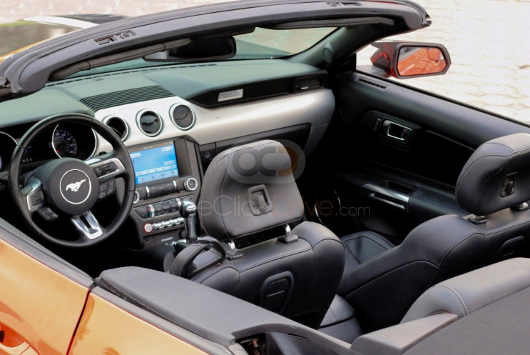 желтый Форд
 Mustang EcoBoost Convertible V4 2016