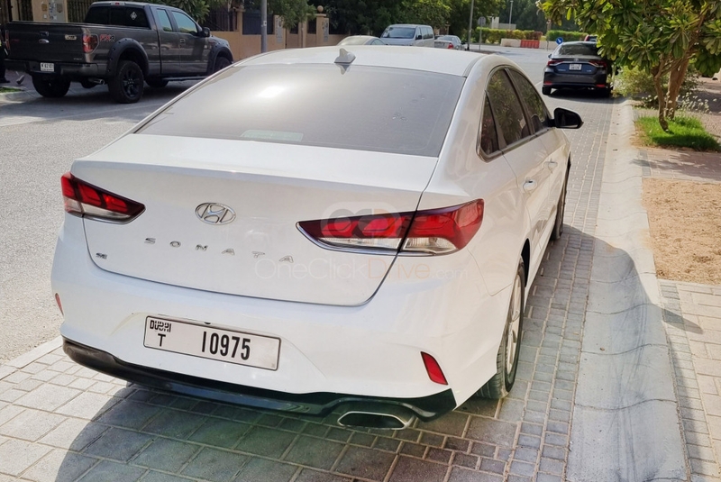 White Hyundai Sonata 2018