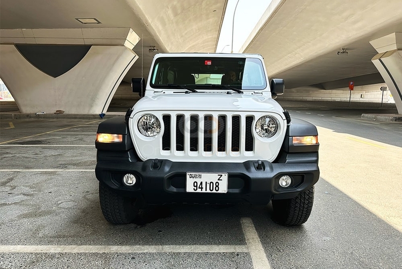 White Jeep Wrangler 2021