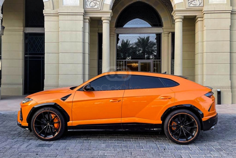 Orange Lamborghini Urus Pearl Capsule 2021