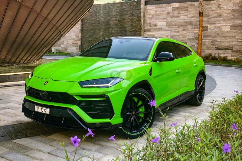 Green Lamborghini Urus Pearl Capsule 2021