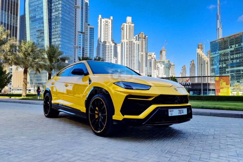 Sarı Lamborghini Urus İnci Kapsül 2022
