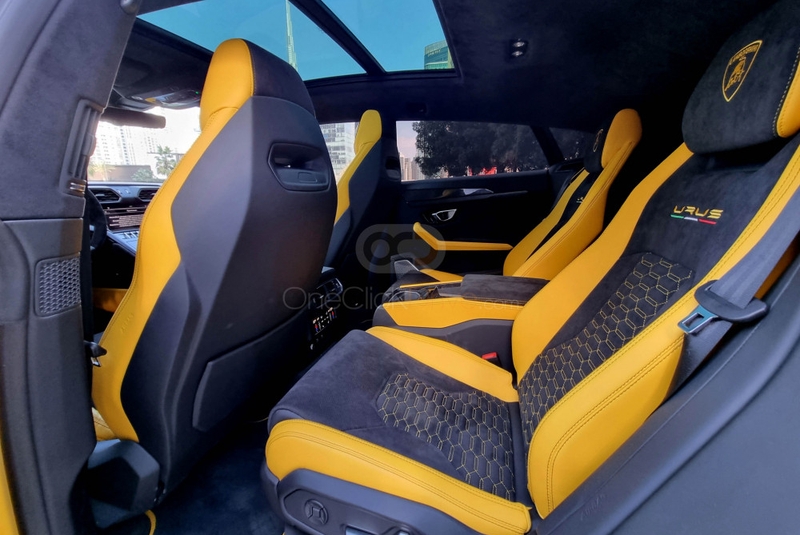 Sarı Lamborghini Urus İnci Kapsül 2022
