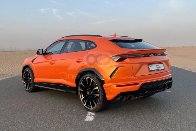 Orange Lamborghini Urus Pearl Capsule 2022