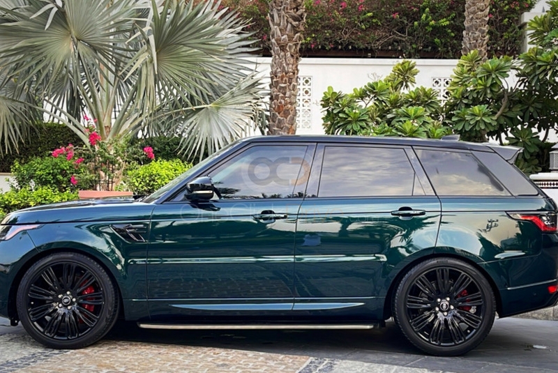 Green Land Rover Range Rover Sport 2021