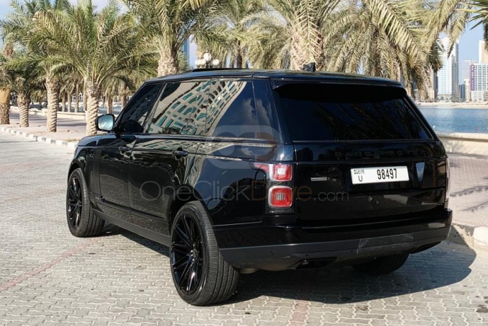 Black Land Rover Range Rover Vogue Supercharged V6 2020