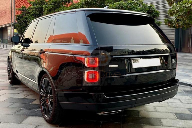 Black Land Rover Range Rover Vogue Supercharged V6 2020
