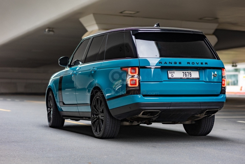 Saffierblauw Landrover Range Rover SE 2019