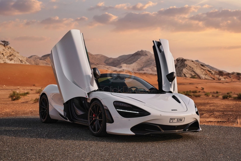 White McLaren 720S Spyder 2022