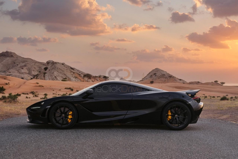 Siyah McLaren 720S 2020