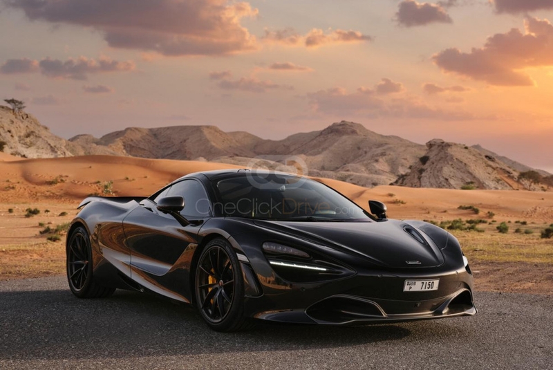 Negro McLaren 720S 2020
