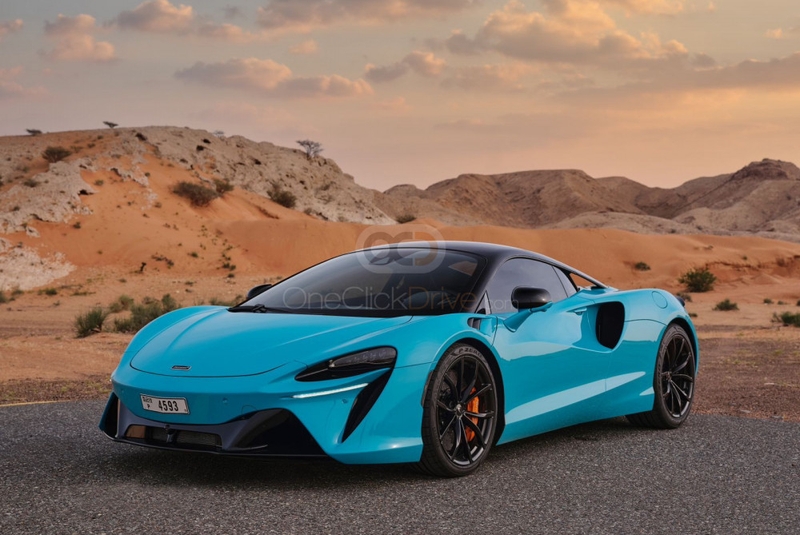 Azul McLaren arturo 2023