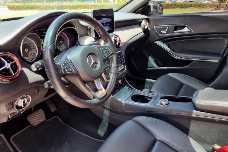 Black Mercedes Benz CLA 250 2018