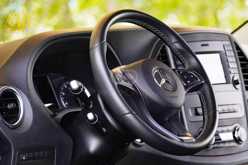 Negro Mercedes Benz Vito 2020