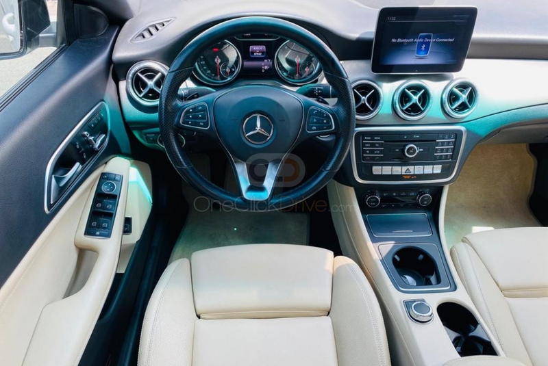 White Mercedes Benz CLA 250 2019