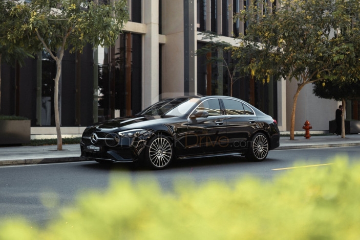 Black Mercedes Benz C200 2023