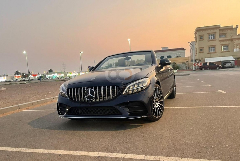 Noir Mercedes Benz C300 Cabriolet 2019