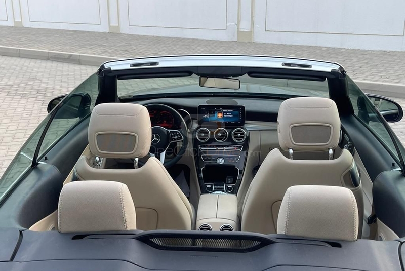 Siyah Mercedes Benz C300 Cabrio 2019