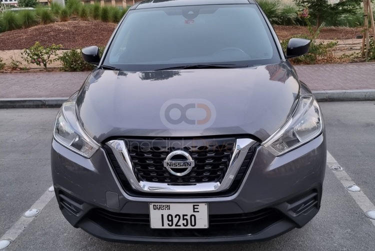 Gray Nissan Kicks 2020