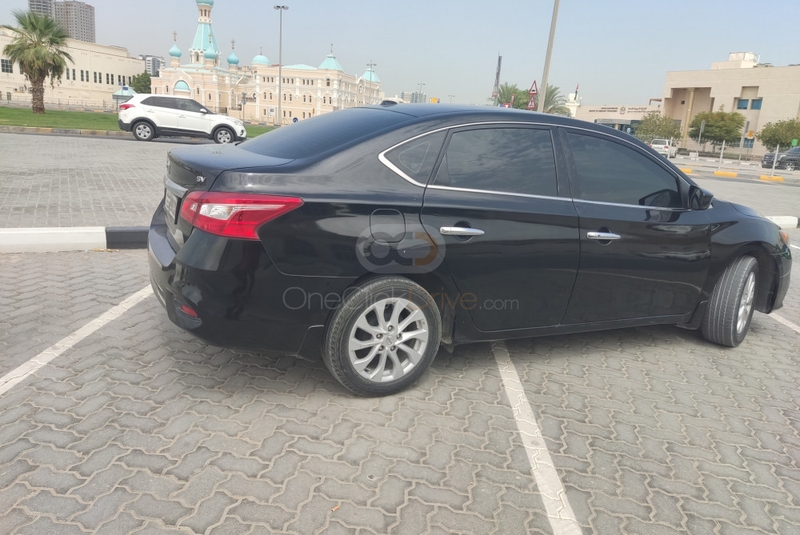 Siyah Nissan Sentra 2019