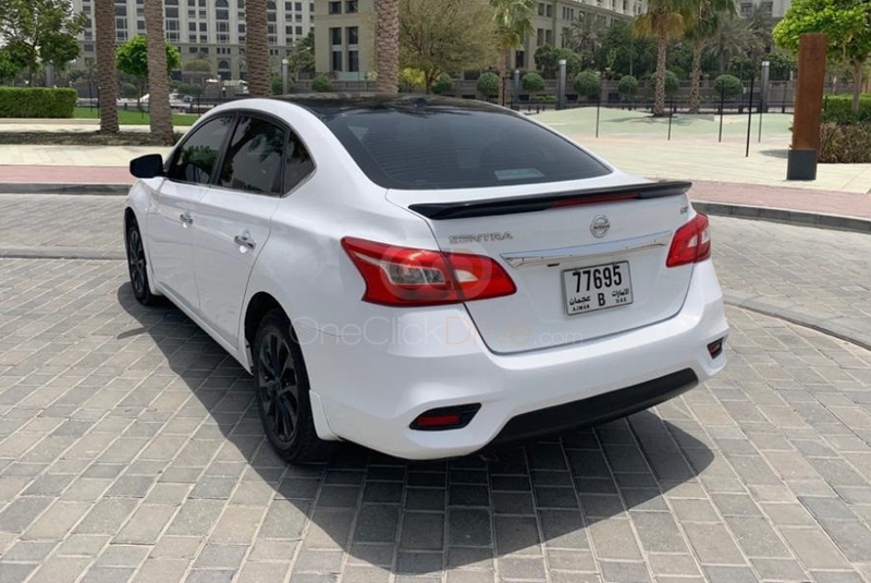 White Nissan Sentra 2019