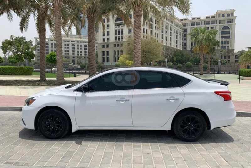 Bianco Nissan Sentra 2019