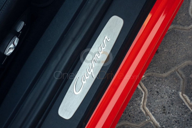 Red Porsche 718 Cayman 2019