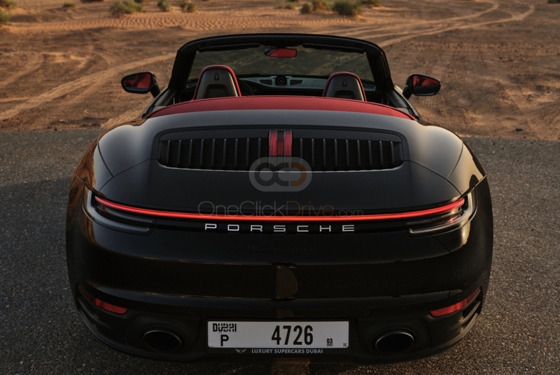 Nero Porsche 911 Carrera S Spyder 2021