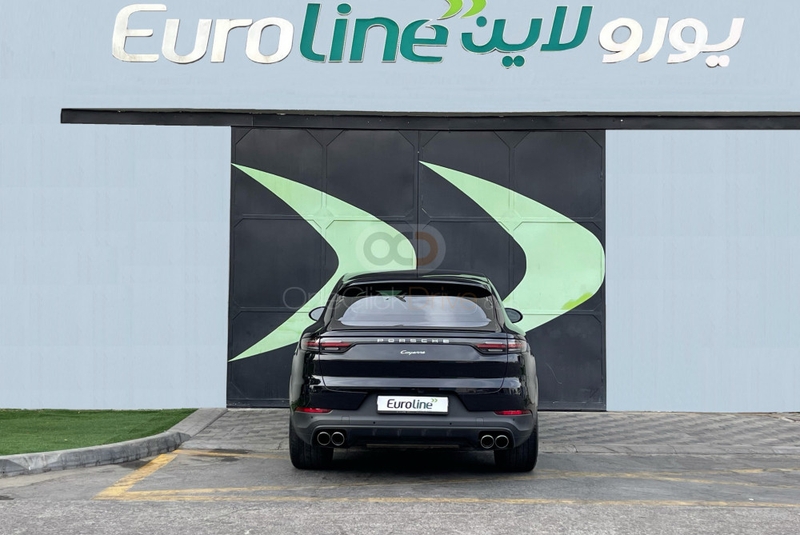 Nero Porsche Coupé di Caienna 2021