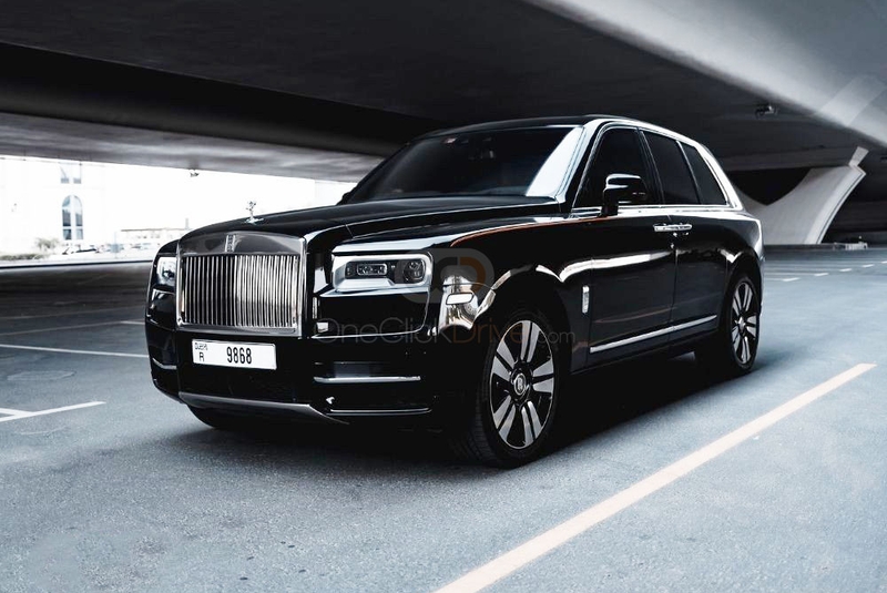 Black Rolls Royce Cullinan 2020