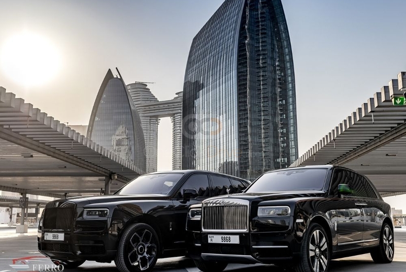 Black Rolls Royce Cullinan 2021