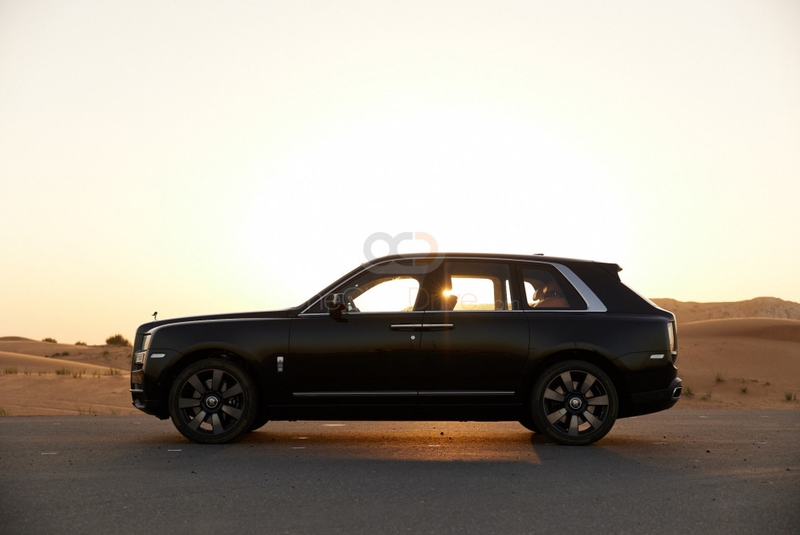 Black Rolls Royce Cullinan 2023