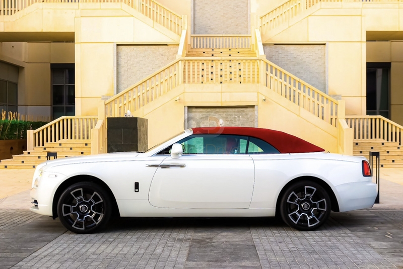 Blanc Rolls Royce Insigne noir de l'aube 2016