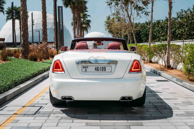 Blanco Rolls Royce Amanecer 2016