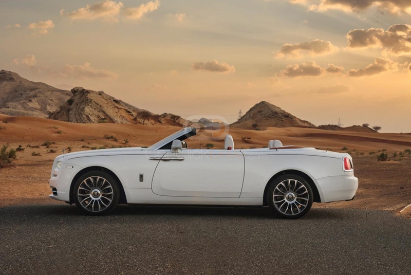 Beyaz Rolls Royce şafak 2021