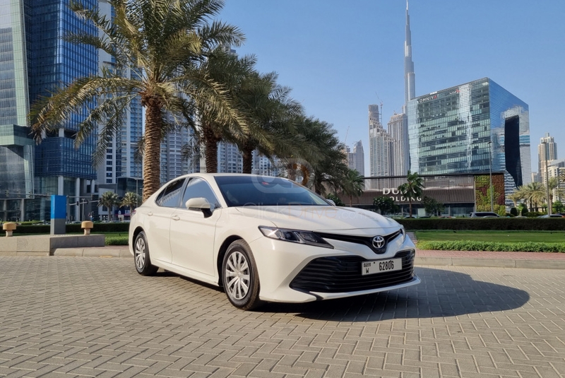 wit Toyota Camry 2019