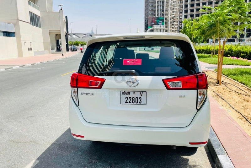 White Toyota Innova 2018