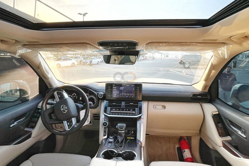 Bianco Toyota Land Cruiser GXR V6 2022