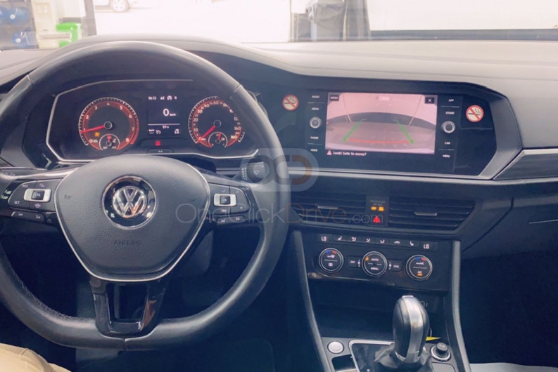 Grijs Volkswagen Jetta 2019