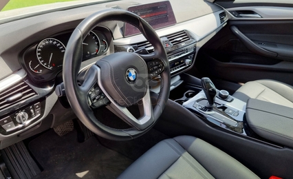 White BMW 520i 2021